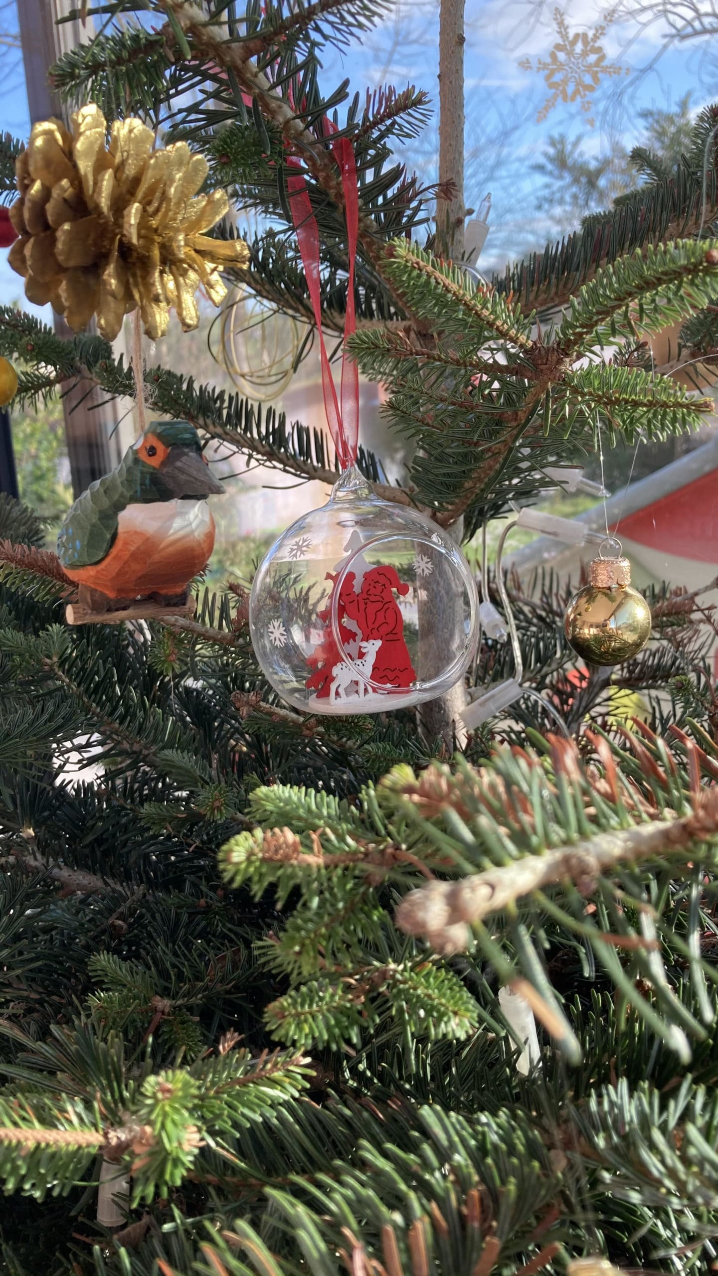 Photo du sapin de Noël 2020 de l'Agence Iltze à Espelette, au Pays basque